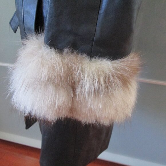 *SOLD* Vintage 70s Jacket Leather Belted Trench Coat Fur Collar / Cuffs Black - Picture 4 of 9